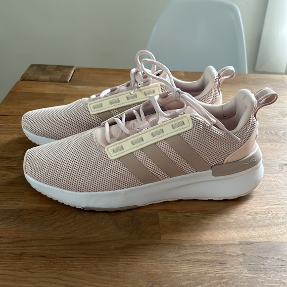 adidas Shoes - Adidas Racer TR21